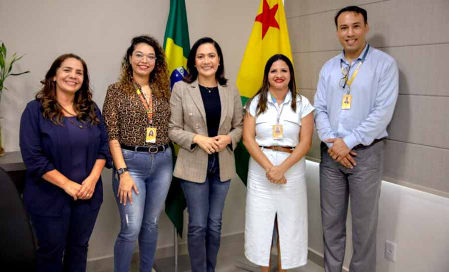 Em reunião com os Correios no Acre, vice-governadora Mailza discute ampliação de parcerias sociais
