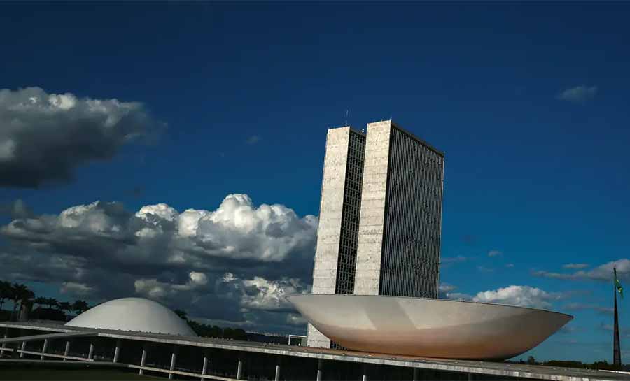 CCJ do Senado aprova relatório que regulamenta reforma tributária