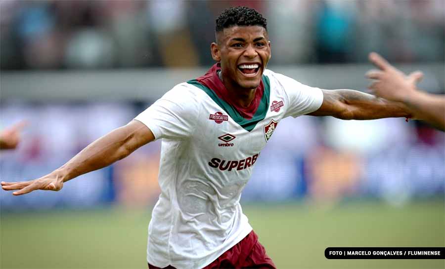 Brasileirão: Fluminense vence Vitória e “salva” Santos do Z4
