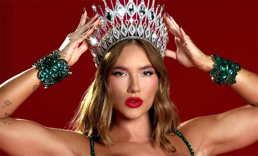 Virgínia Fonseca é coroada rainha de bateria da Grande Rio