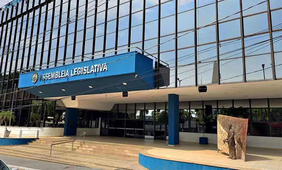 Servidor da Aleac é preso durante expediente por abusar de menina de 11 anos