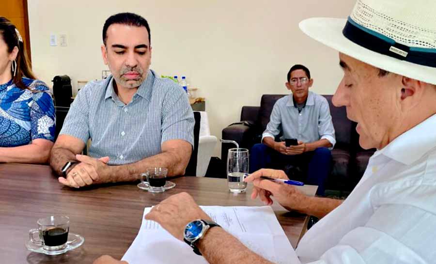 Governo firma termo para doação do Parque da Maternidade à Prefeitura de Rio Branco