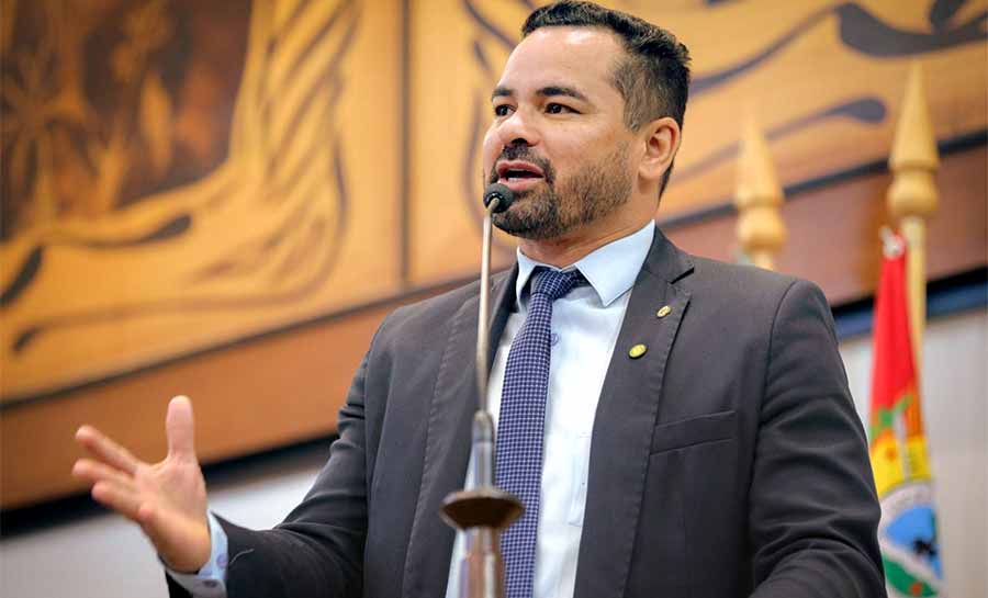 Arlenilson alerta para déficit de policiais penais e convoca debate sobre sistema prisional na Aleac