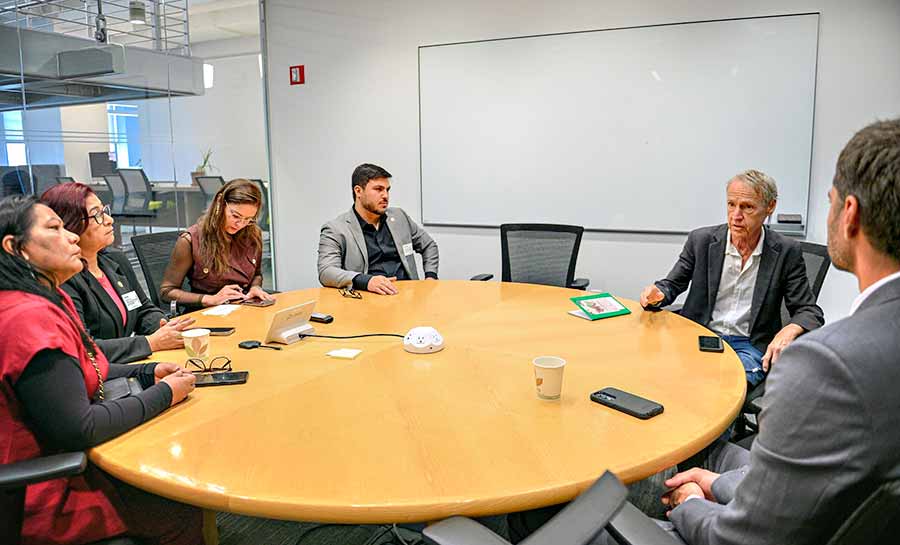 Acre apresenta avanços em políticas ambientais e inclusão de povos tradicionais em encontro com o Fundo de Defesa Ambiental durante a Semana do Clima de Nova York