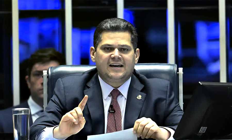 Alcolumbre manda arquivar PEC da Blindagem após rejeição da CCJ