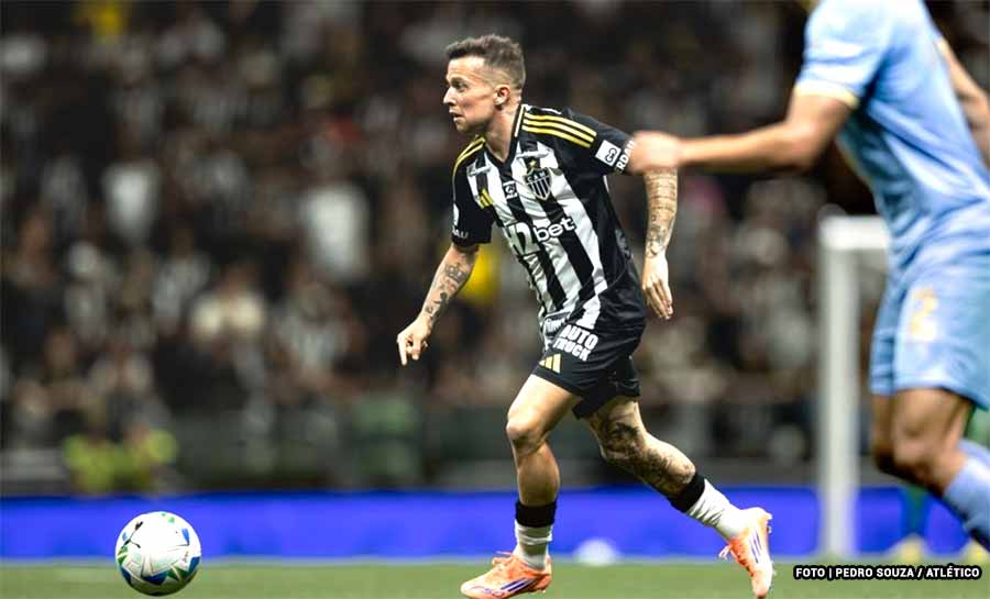 Bernard salva, Atlético-MG vence e avança na Copa Sul-Americana