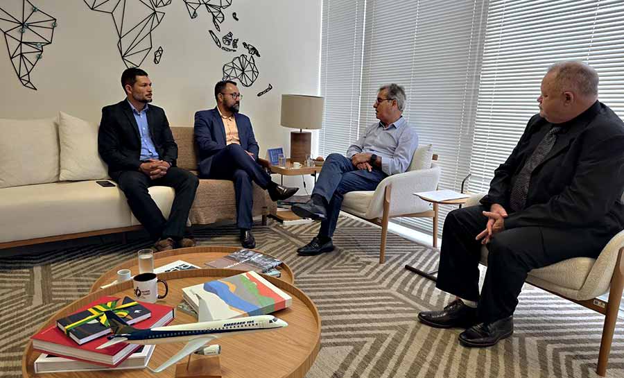 Jorge Viana recebe o prefeito Railson, o vice-prefeito Juarez de Feijó e reforça apoio ao desenvolvimento econômico do município