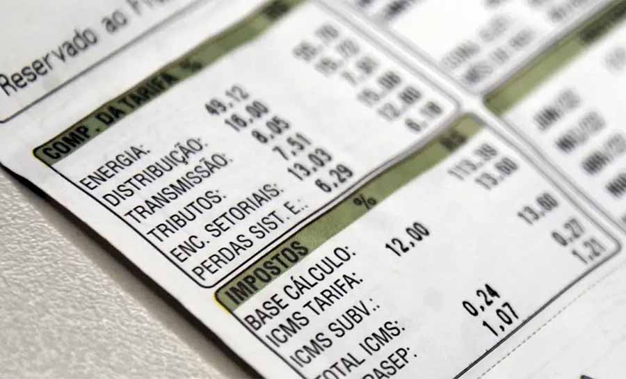 Aneel reduz bandeira para vermelha 1 na conta de luz em outubro