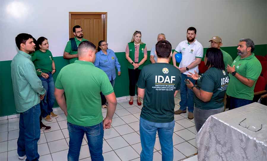 Idaf realiza 1ª Caravana da Raiva e Brucelose na região do Vale do Juruá