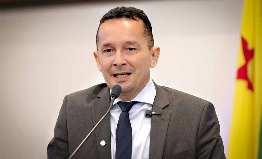 Adailton Cruz anuncia audiência pública e cobra regularização de pagamentos na saúde do Acre