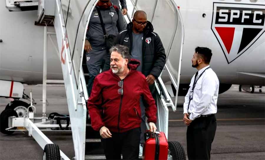 Julio Casares se pronuncia sobre protesto da torcida do São Paulo