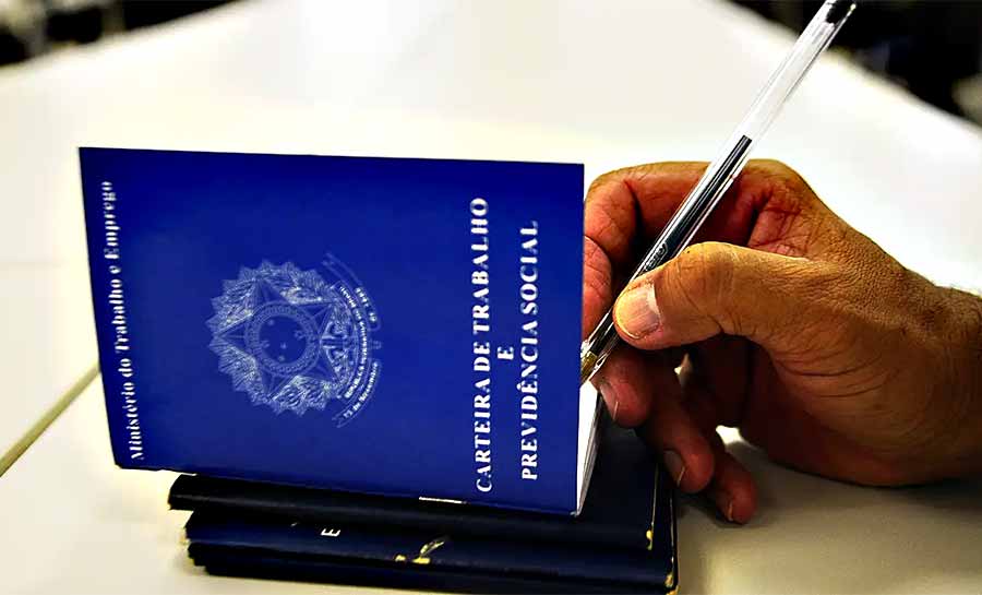 Taxa de desemprego em agosto fica em 5,6% e repete recorde de mínima