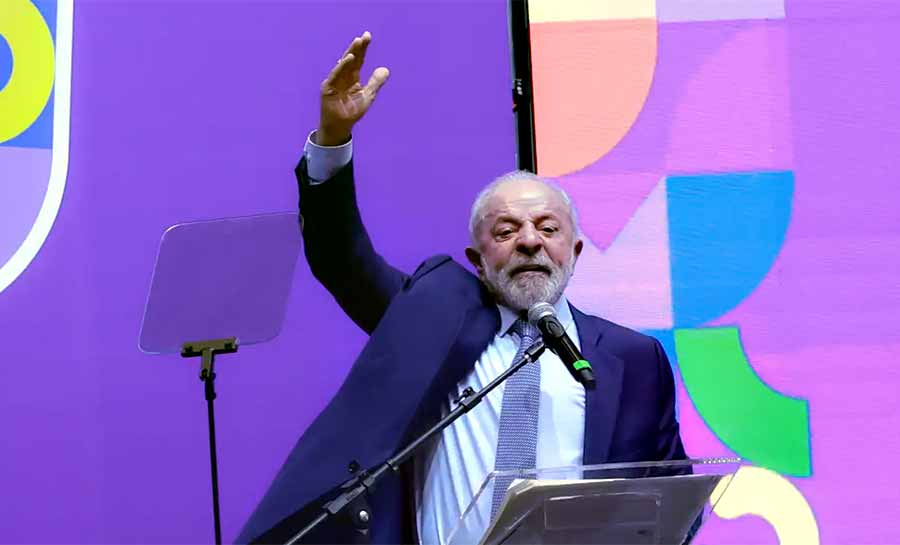 Em conferência, Lula diz que autoritarismo teme as mulheres