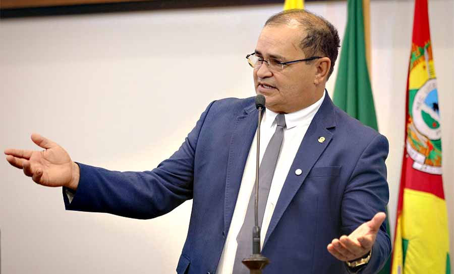 Tanízio Sá destaca necessidade de projeto para translado de corpos de acreanos em sessão da Aleac