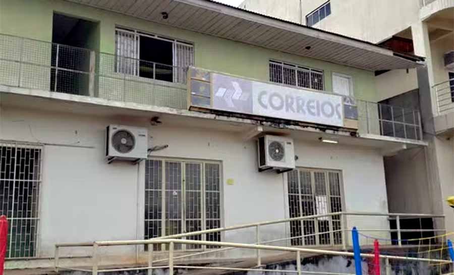Suspensão de atendimento dos Correios prejudica entregas em cidade isolada no AC: ‘Incômodo’