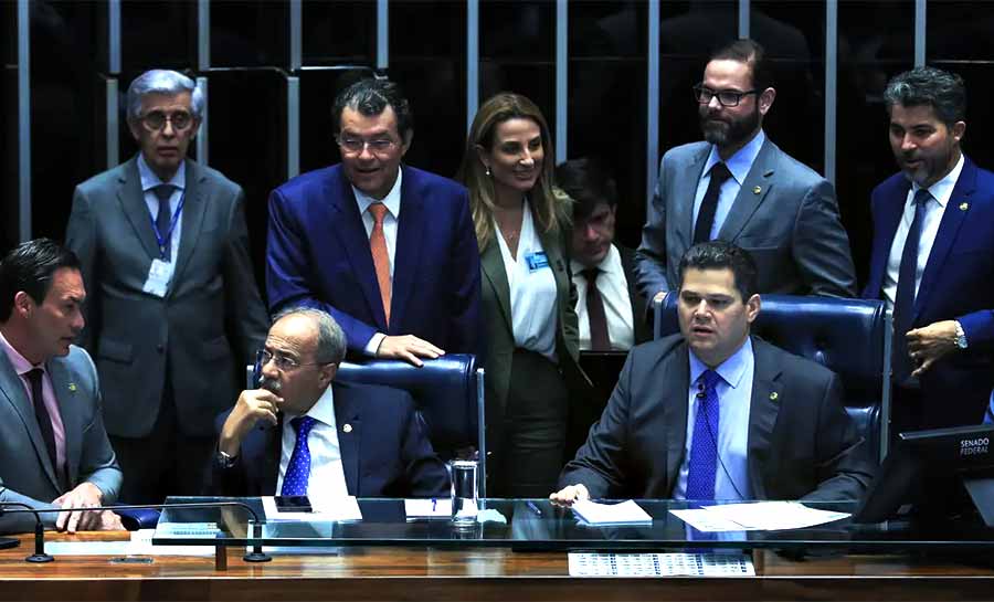 Senado aprova projeto que proíbe empréstimo consignado não autorizado