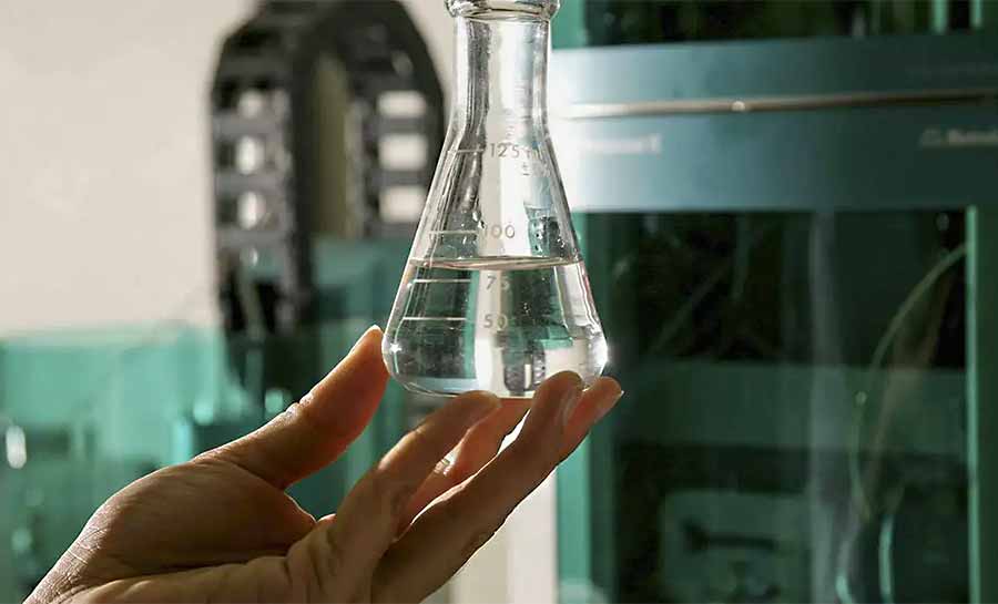 Bares e fabricantes treinam empresas para identificar bebidas falsas