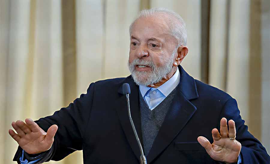 Lula diz que Israel viola leis ao interceptar flotilha com brasileiros