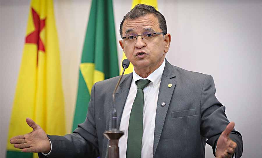 Luiz Gonzaga cobra do governo federal cumprimento de promessas e solução urgente para a BR-364