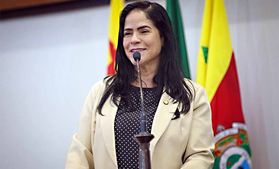 Deputada Maria Antônia solicita ações do governo para melhorar serviços públicos em Acrelândia