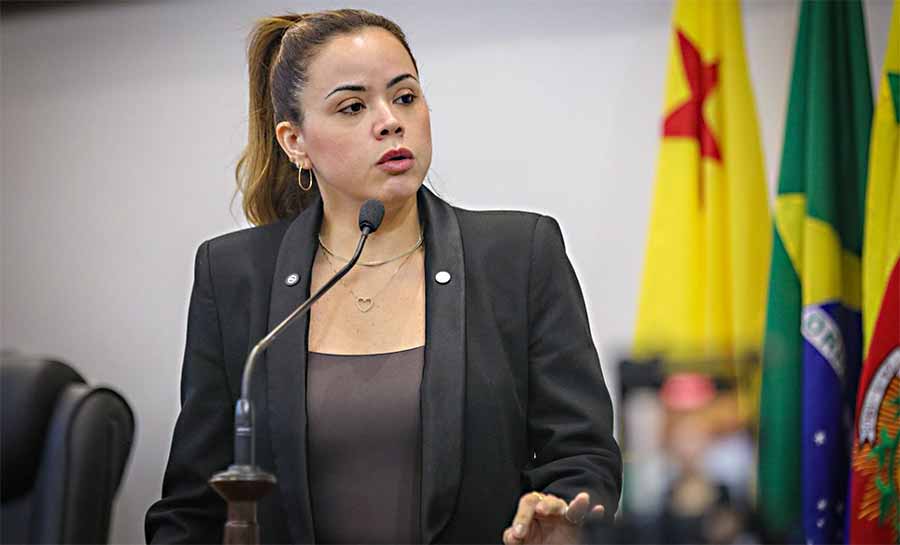 Michelle Melo destaca que o PCCR da Saúde é essencial para a qualidade do atendimento público e cobra prioridade do governo