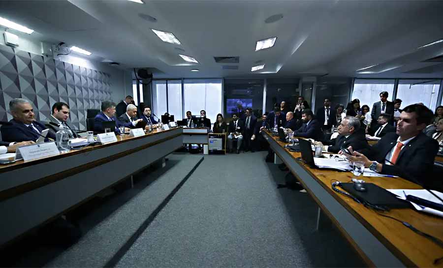 Dino autoriza silêncio de presidente de sindicato na CPMI do INSS