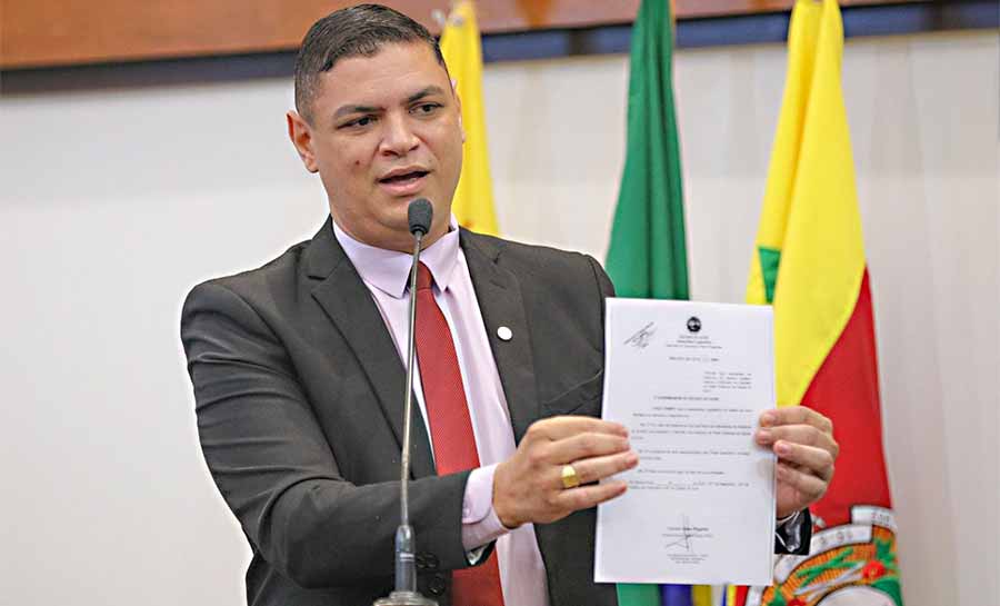 “É um sonho que se arrasta há muito tempo”, diz deputado Pablo Bregense sobre internato para estudantes de medicina do exterior