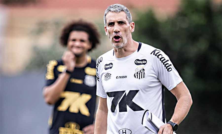 Santos tem clássico decisivo para tentar fugir de má fase