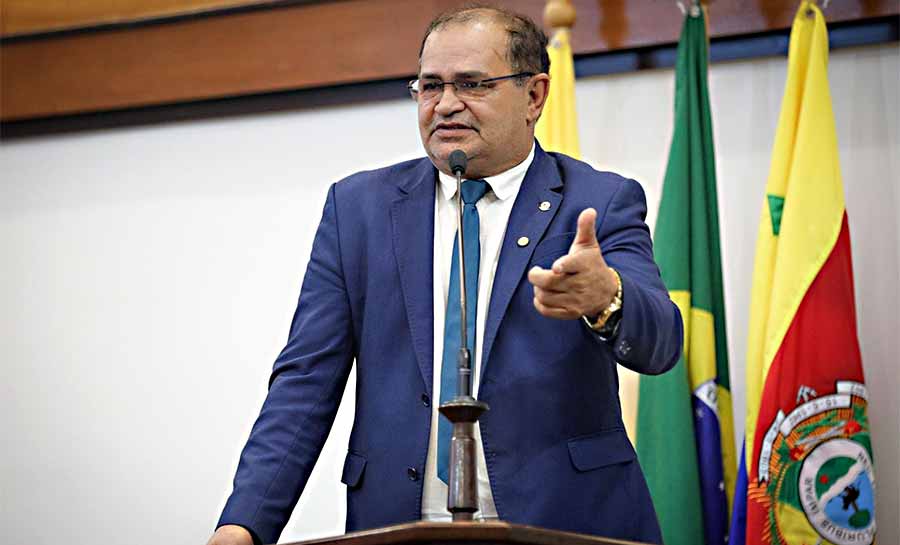 “Precisamos valorizar quem ensina e quem produz”, afirma deputado Tanízio Sá