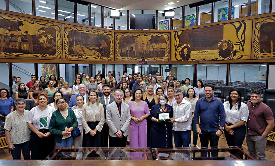 ‘Feito de mãos que acolhem’, diz Mailza em sessão na Aleac que celebra os 20 anos do Sistema Único de Assistência Social