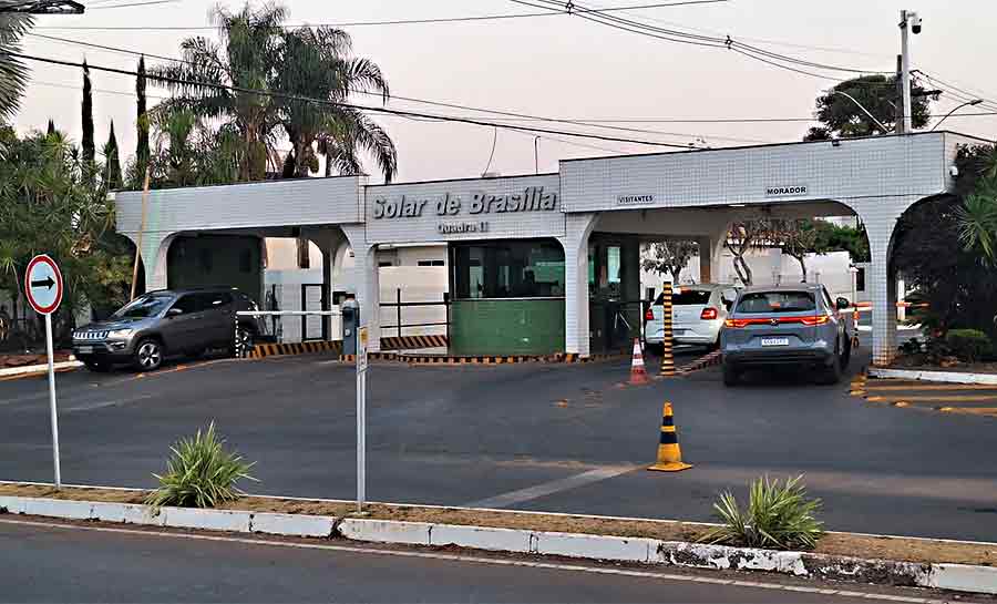 Alexandre de Moraes autoriza Bolsonaro a comemorar aniversário da filha em casa