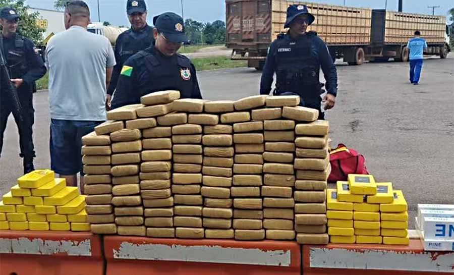 Homem é preso com mais de 150 kg de drogas após perseguição policial no Acre