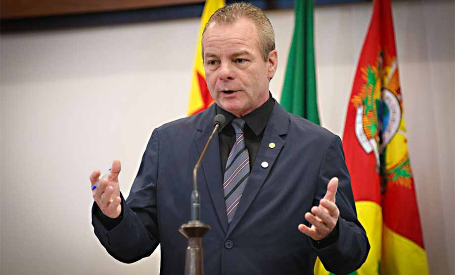 Deputado Pedro Longo pede construção de ponte de concreto no ramal Pinduca, em Sena Madureira