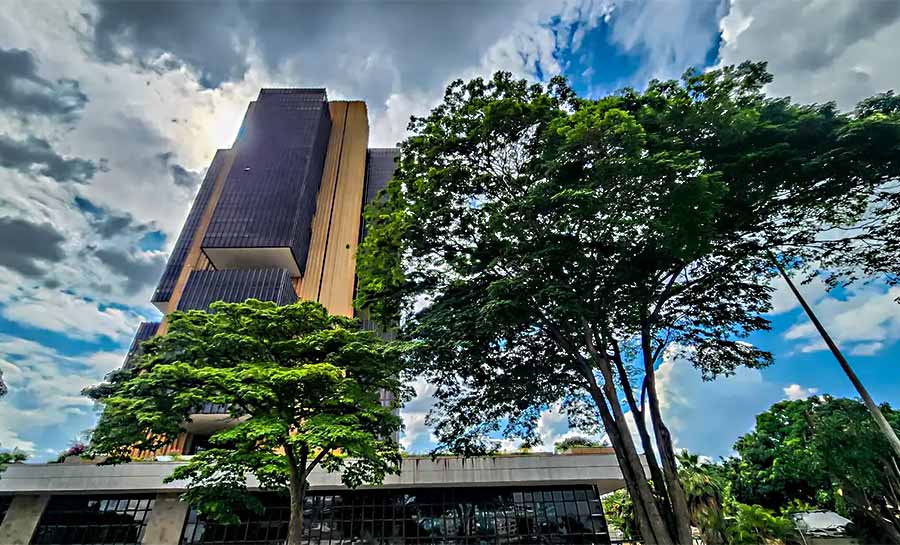 Contas externas têm saldo negativo de US$ 9,8 bilhões em setembro