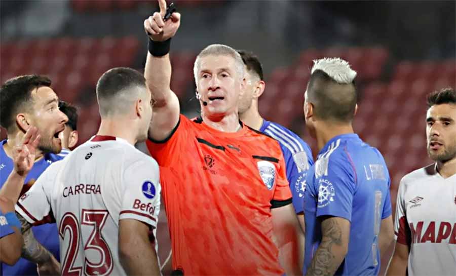 Jogador acusa juiz brasileiro de premeditar pênalti na Sula