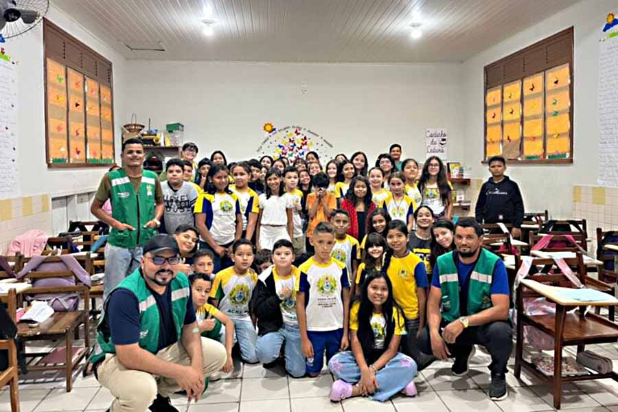 Procon promove palestras sobre consumo consciente para estudantes em Brasileia