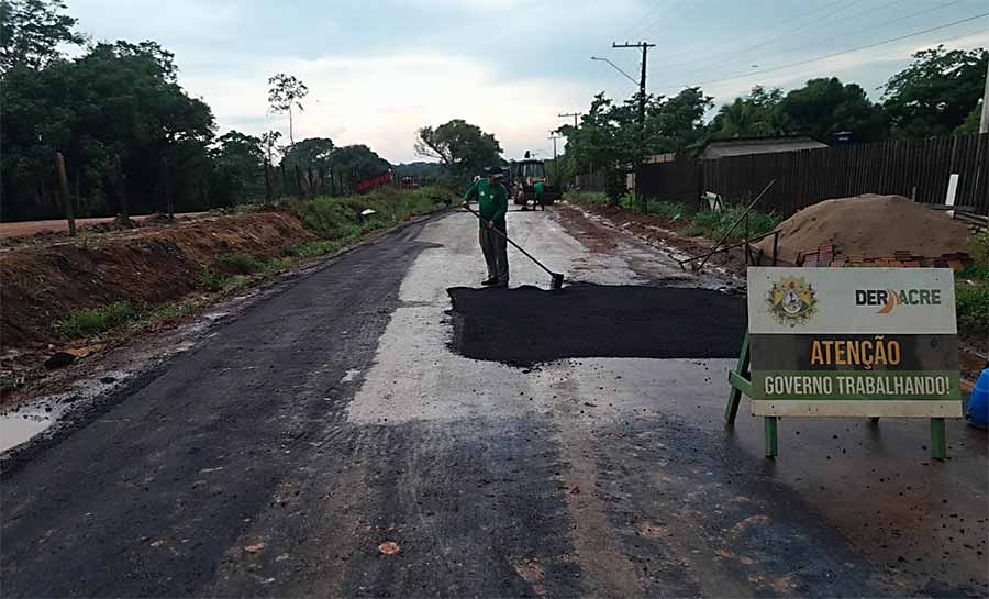 Deracre e Prefeitura de Rio Branco seguem trabalhando na manutenção da Estrada do Quixadá