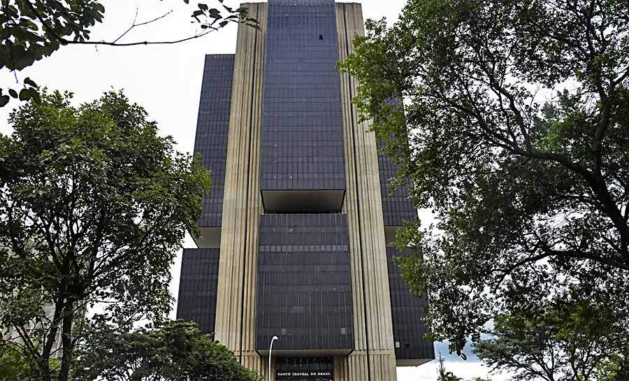 BC mantém juros básicos em 15% ao ano pela terceira vez seguida