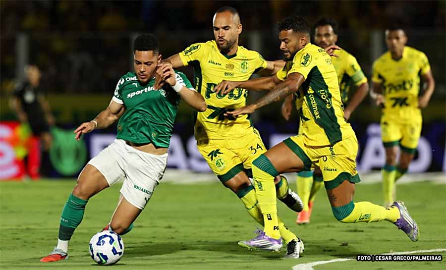 Palmeiras perde para Mirassol e vê Flamengo encostar na liderança