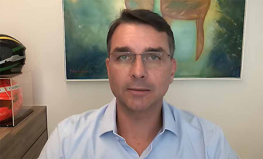 Flávio chama Moraes de ‘’negacionista’’ no caso da tornozeleira