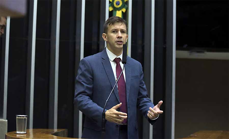 Projeto de Lei de Eduardo Velloso que padroniza boletins de ocorrência avança na Câmara