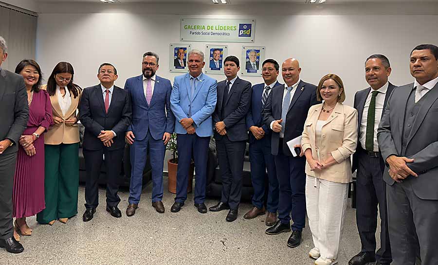 Petecão reúne parlamentares do Brasil e do Peru para avançar em integração econômica e rotas logísticas pelo Acre