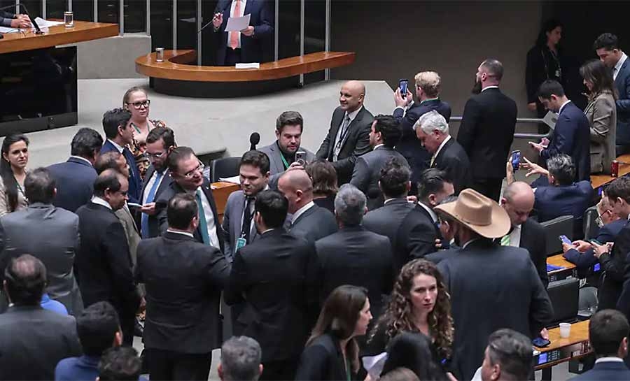 PL da Dosimetria beneficia criminosos comuns, dizem especialistas