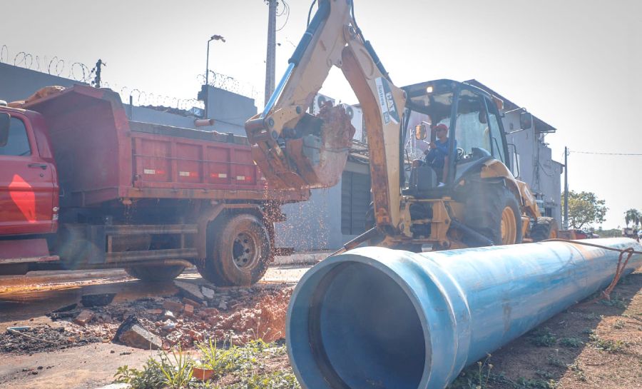 Reparos na rede de agua apos rompimento de adutora 9